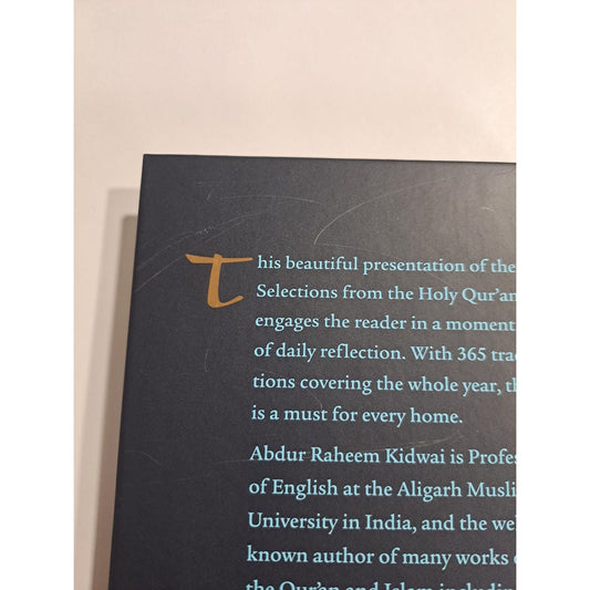 WAREHOUSE CLEARANCE: Daily Wisdom: Selections from the Holy Qur'an (SCRATCHES ON THE BACK)