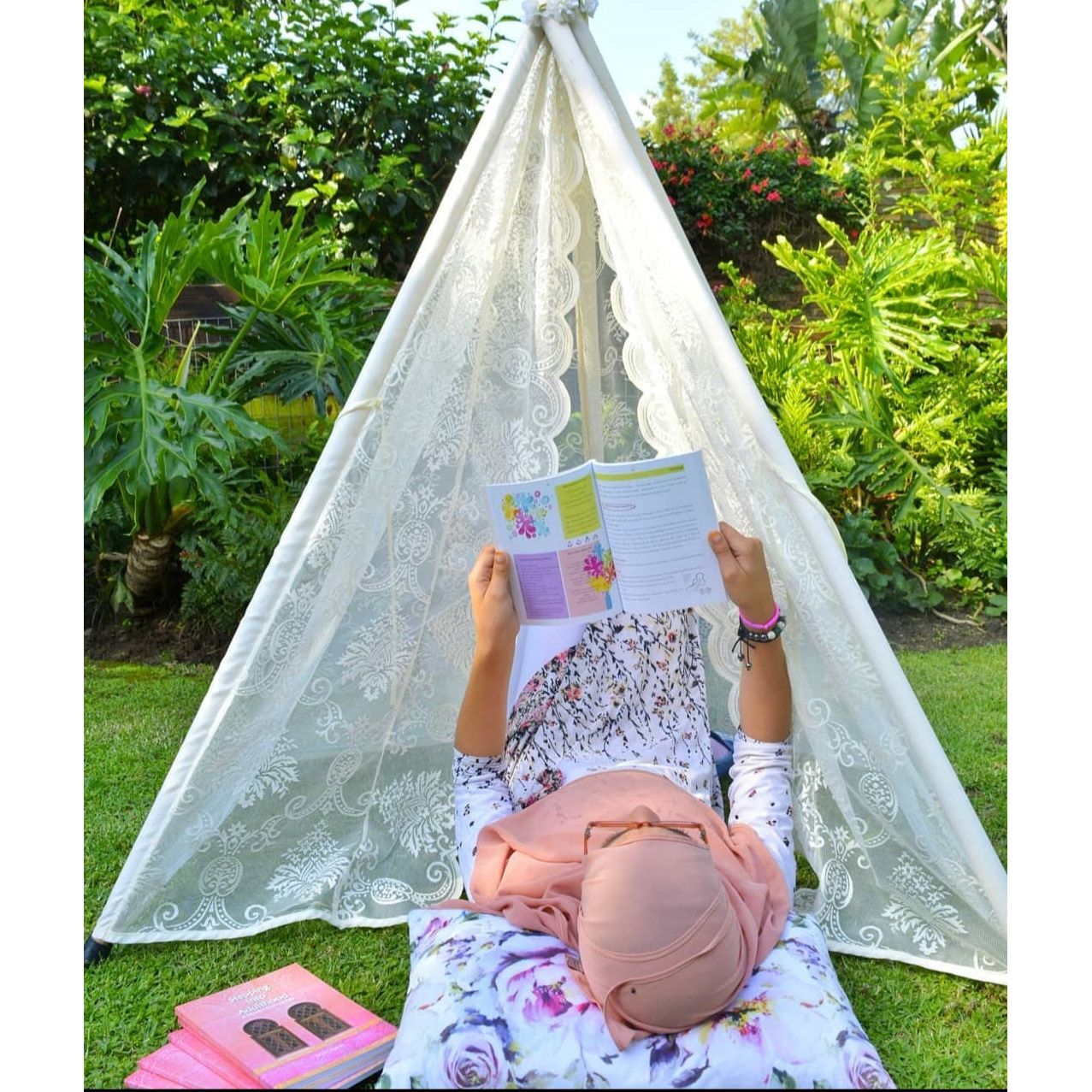 Stepping into Adulthood - A Muslim Girl's Guide