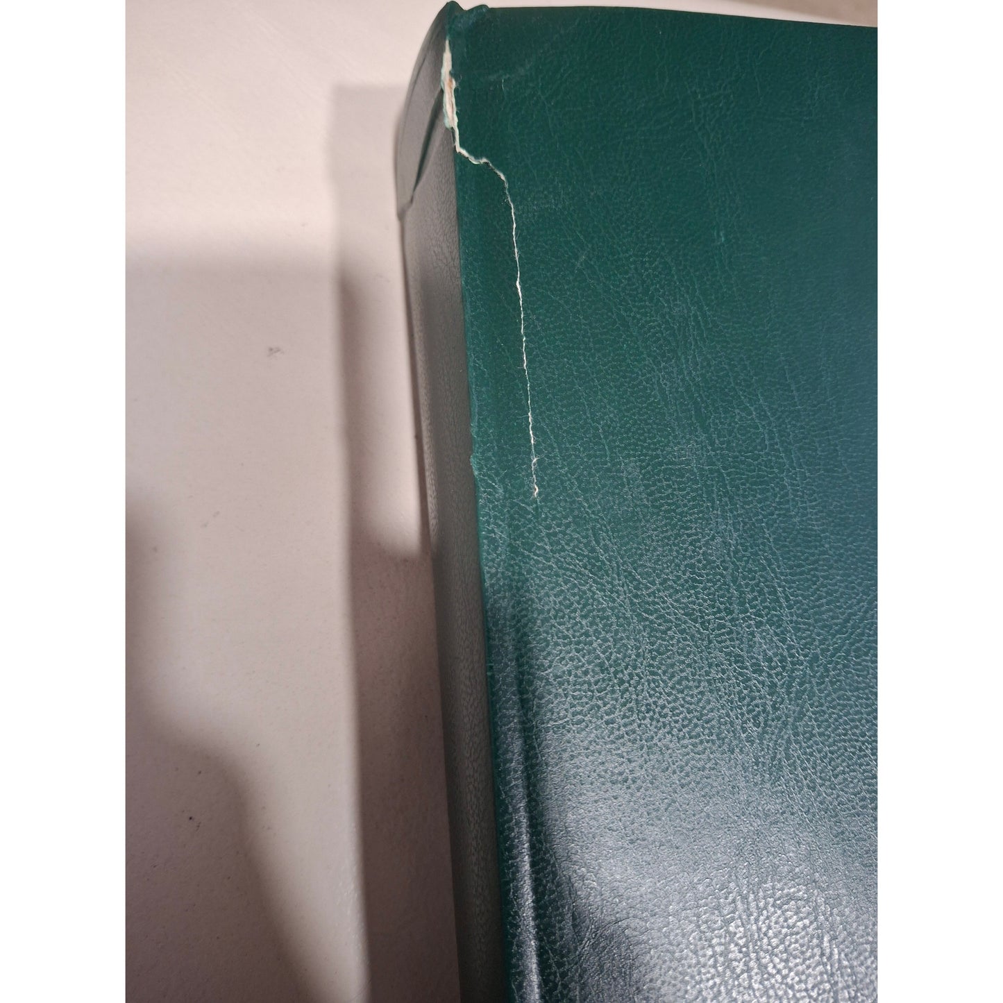 WAREHOUSE CLEARANCE: 13 Line Holy Qur'an with English Translation & Tajweed Colour-Coding (TORN COVER)