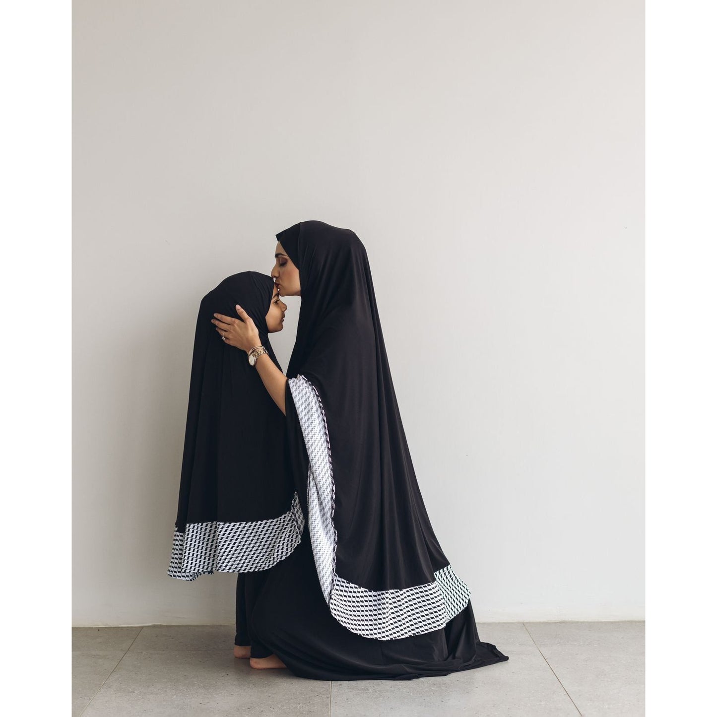 Pocket Burqa - Knee Length - Full Black With Keffiyeh  (Plisse Edition)