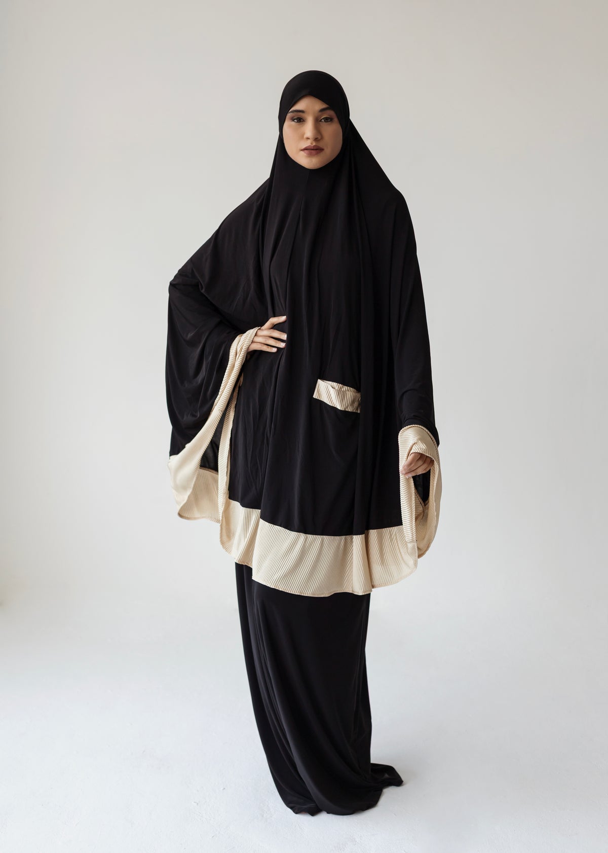 Pocket Burqa - Knee Length: Full Black with Cream (Plisse)