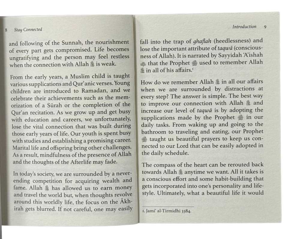 Stay Connected: A Pocket Guide of Prayers for Muslims