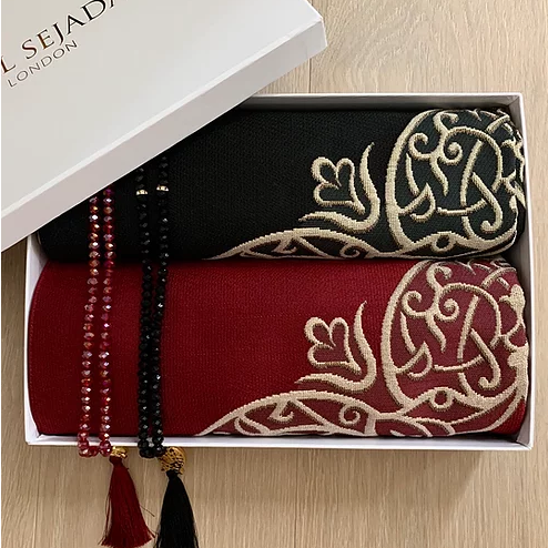 Royal Sejadah - Couples Luxury Prayer Mat & Tasbihs - Black & Red Classic Design